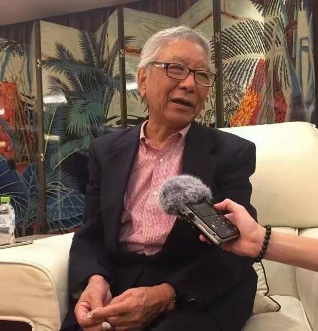 我达达的马蹄是美丽的错误！92岁诗人郑愁予辞世，他的诗你读过