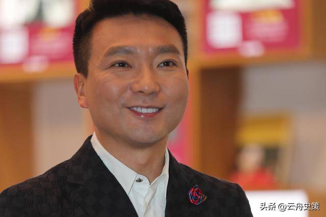 康辉：我高考分数远超清北，却被人暗中顶替，依靠父亲查明真相！