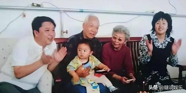 于谦坐车郭德纲导航_郭德纲于谦坐一桌节目_