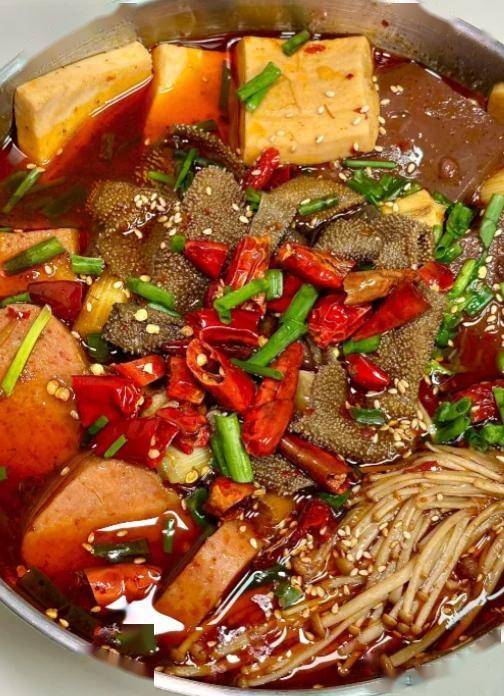 探秘川渝宴席：舌尖上的辣椒江湖，这些硬菜