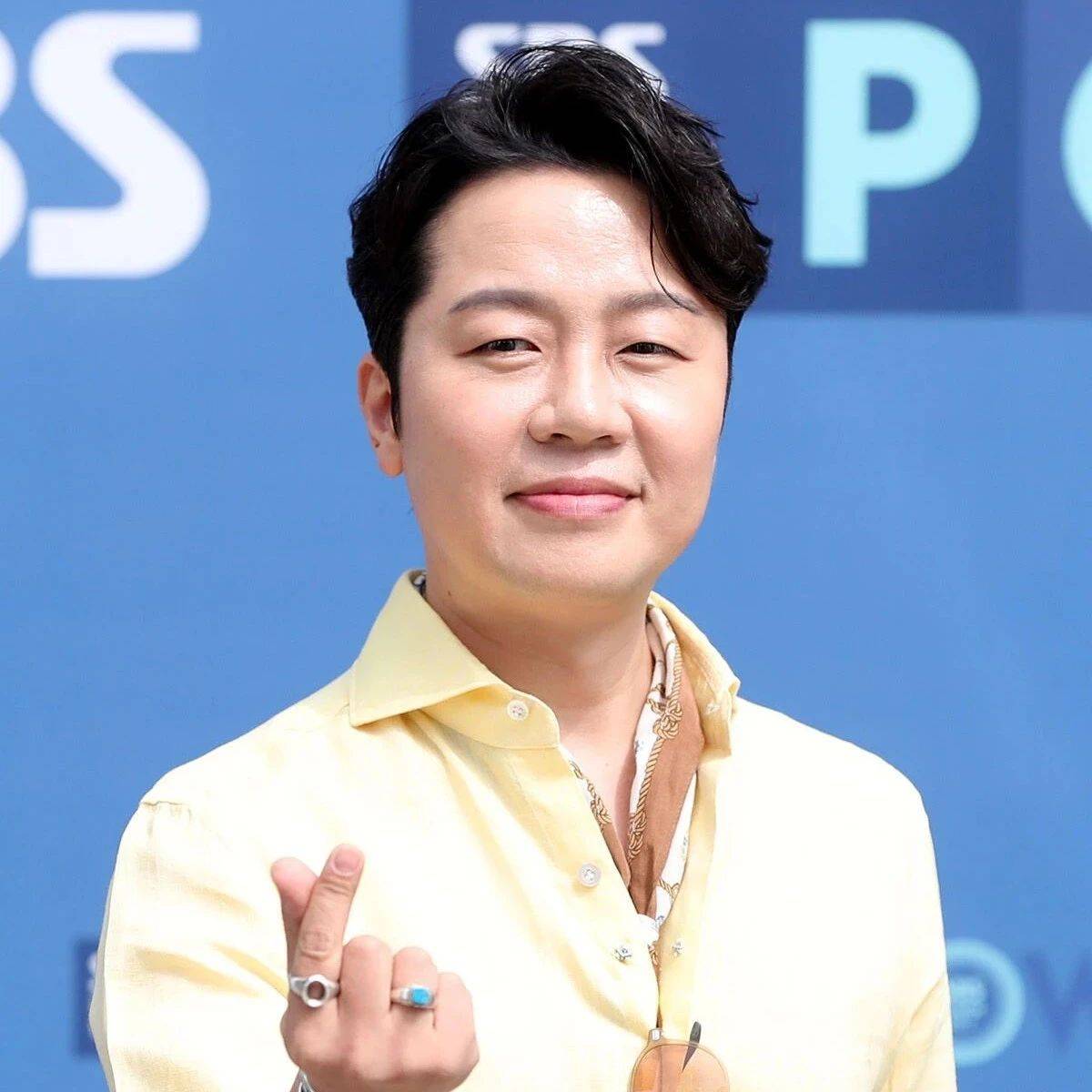 又一位48岁韩国男歌手宣布成为父亲,妻子于本月诞下一名男婴_郑烨_Eyed_Better