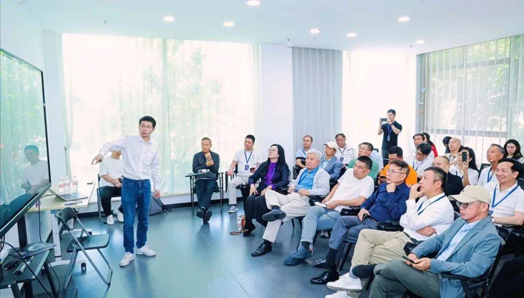 知情人士承认宇树完结C轮融资	
，增资至3.64亿元，移动
、腾讯、阿里等领投