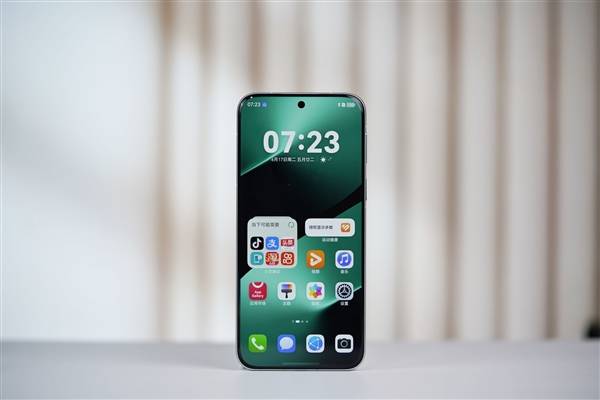 1英寸摄像头太夸张！华为Pura 80 Pro+釉青图赏
