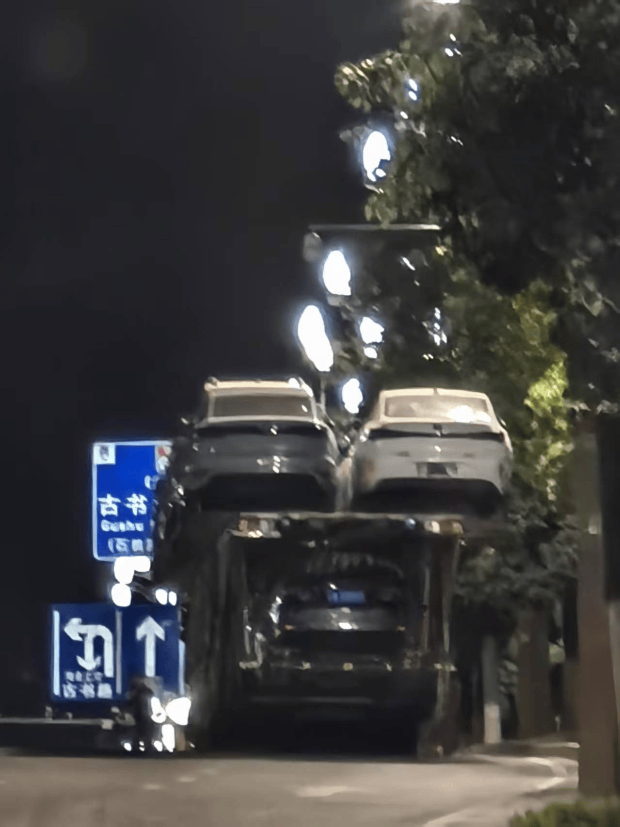 谁有黄站:中国之声特别报道丨“飞机板”在高速公路上“横冲直撞”，非法改装的超限车辆为什么能畅行无阻？