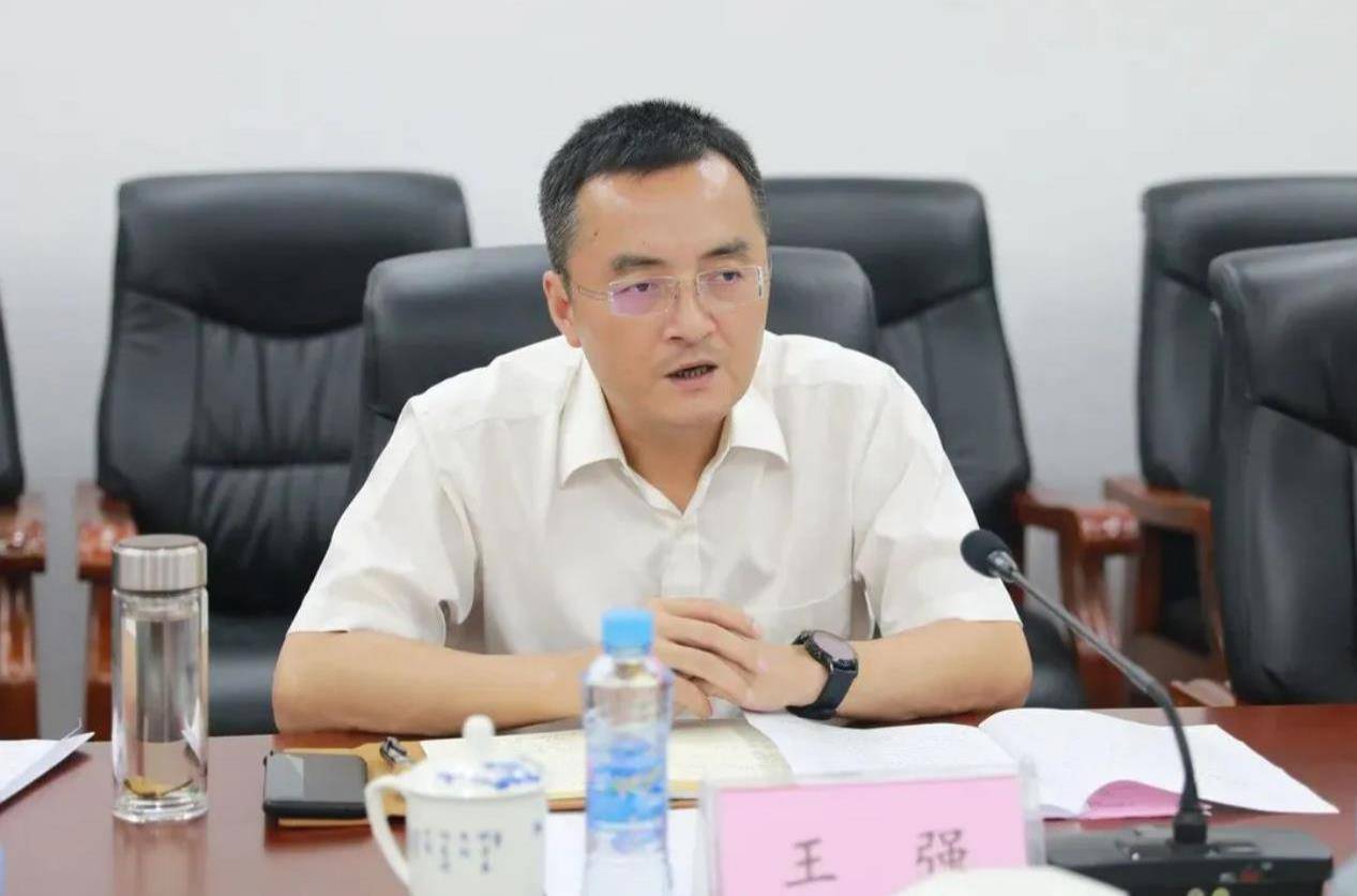 极目政情|担任领导职务近二十年,落马副市长王强收了近百万元高档烟酒