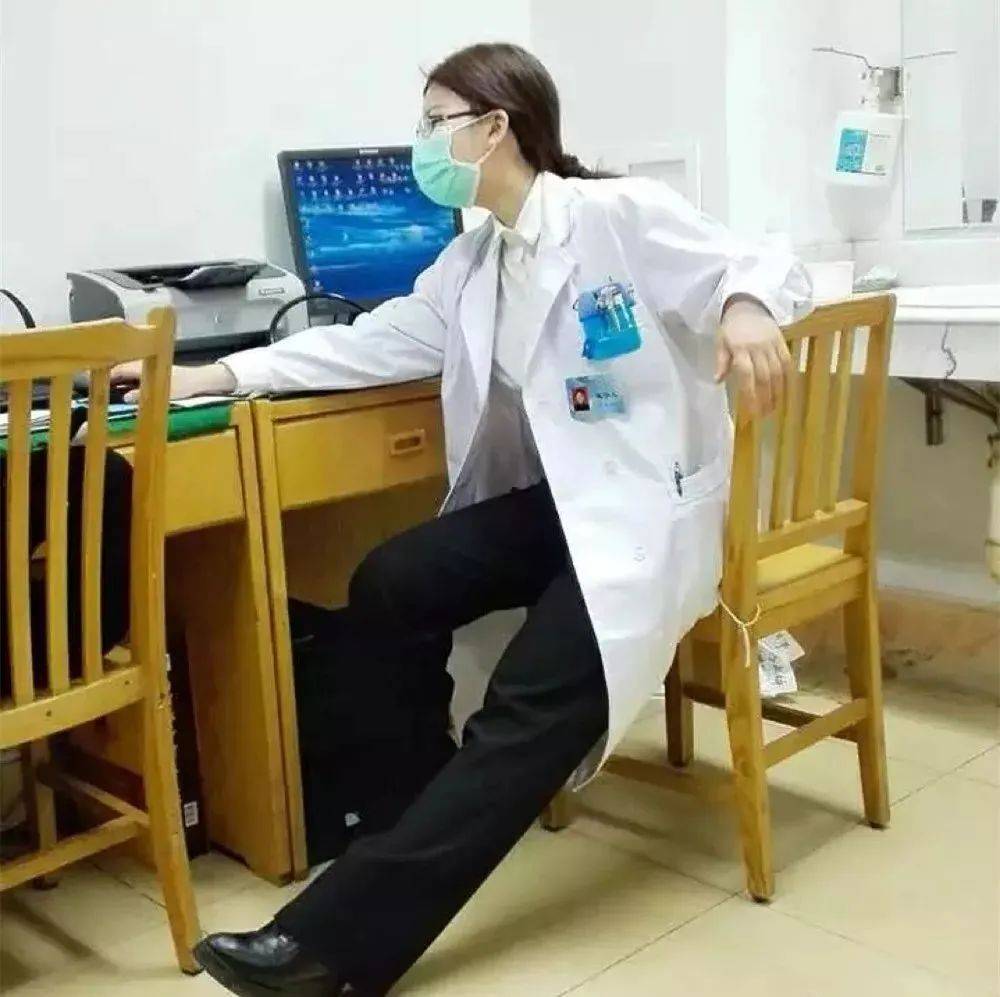 当这个中国女医生脱下白大褂,身材震惊了无数网友!