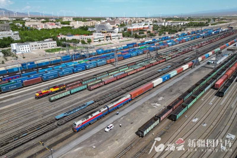 边关万里行·看见丨阿拉山口：班列“带货”200种 激活亚欧新生机