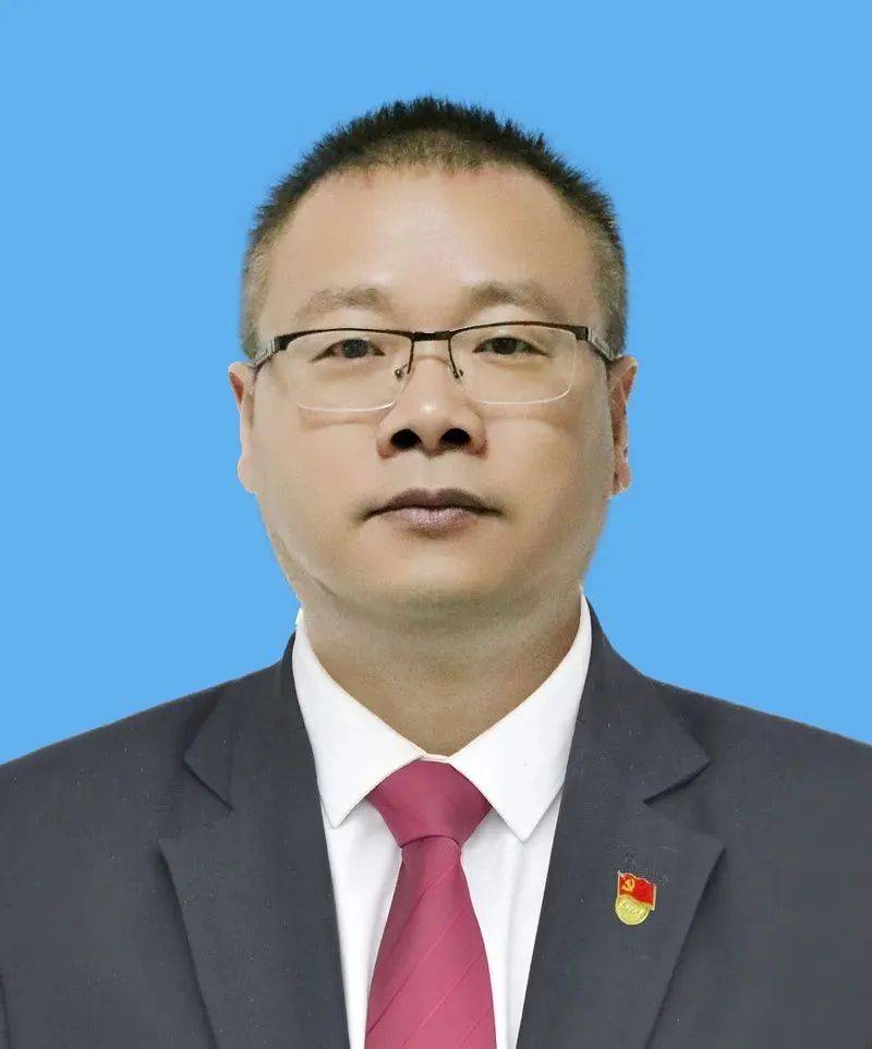 48岁方新华，突发脑溢血逝世