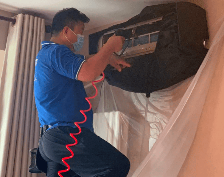 空调开到26℃就发臭，可能得怪你太勤劳了。