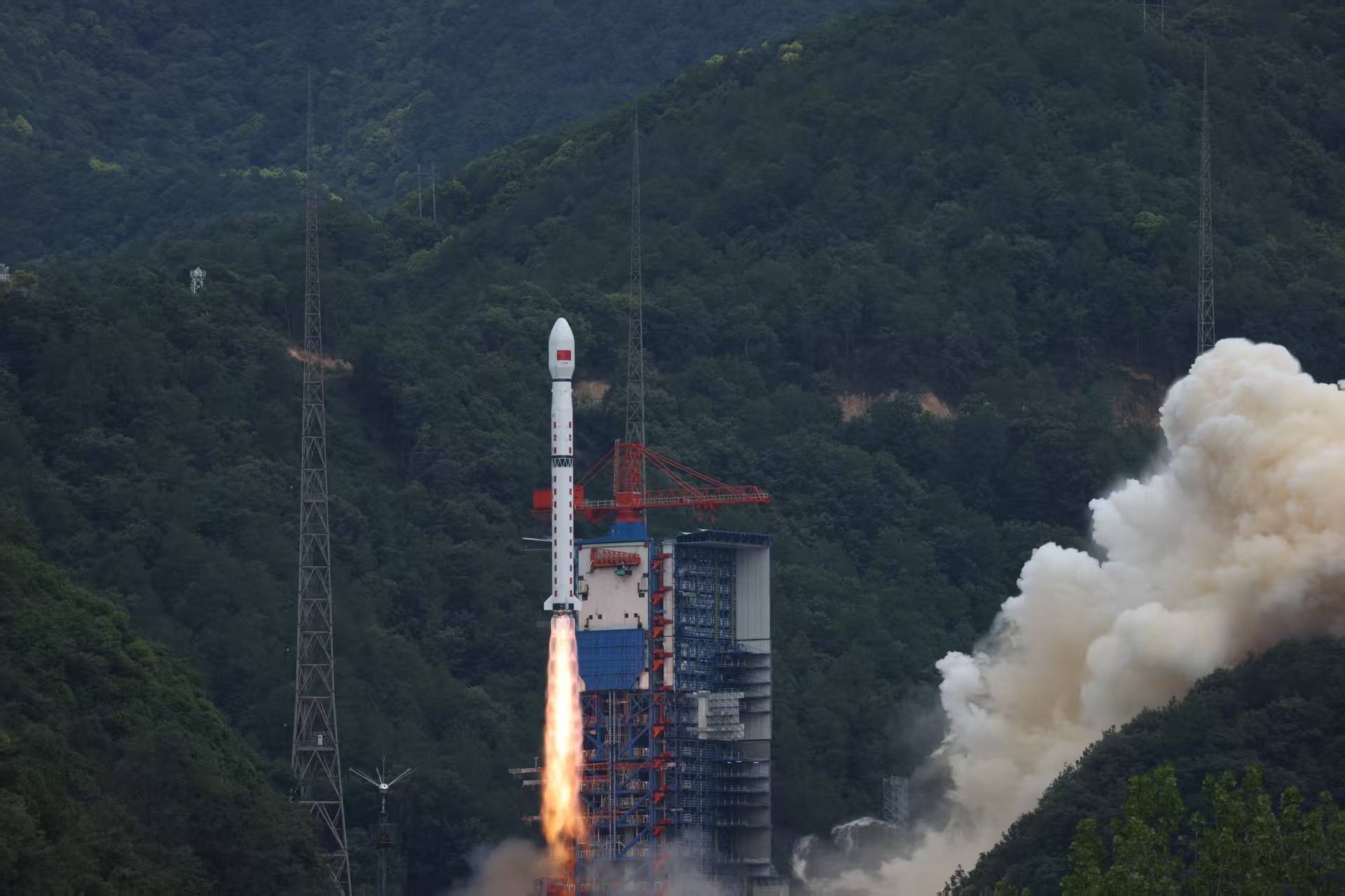 祝贺！我国成功发射试验二十八号B星01星