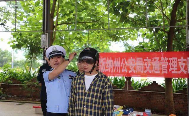 东篱菊隐:这个安全生产月“整”活了！西双版纳交警这波操作很硬核