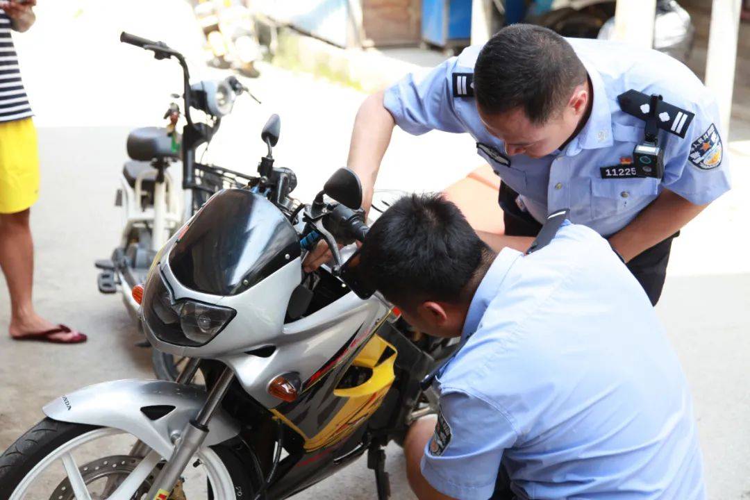 东篱菊隐:这个安全生产月“整”活了！西双版纳交警这波操作很硬核