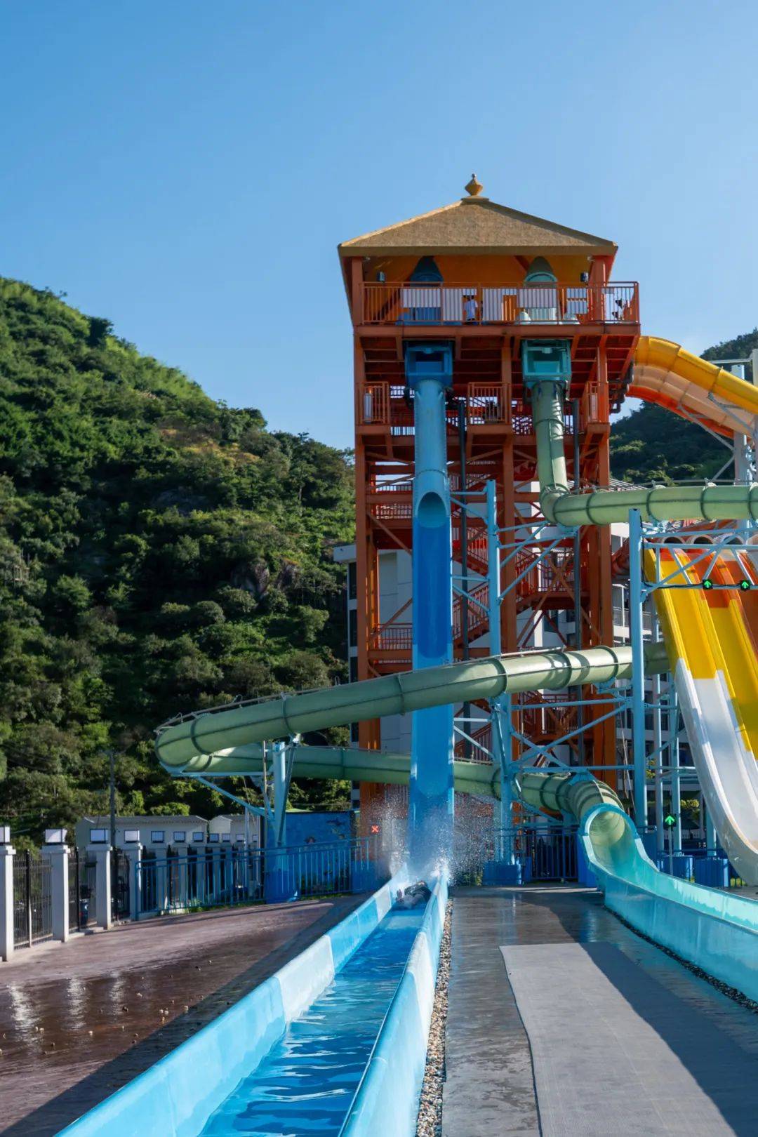 挑战_水上乐园_滑梯