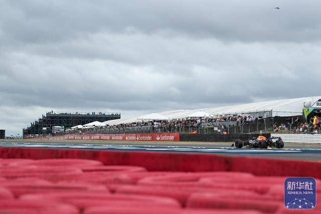 2025 F1英国大奖赛第三场练习赛：诺里斯与维斯塔潘的银石对决