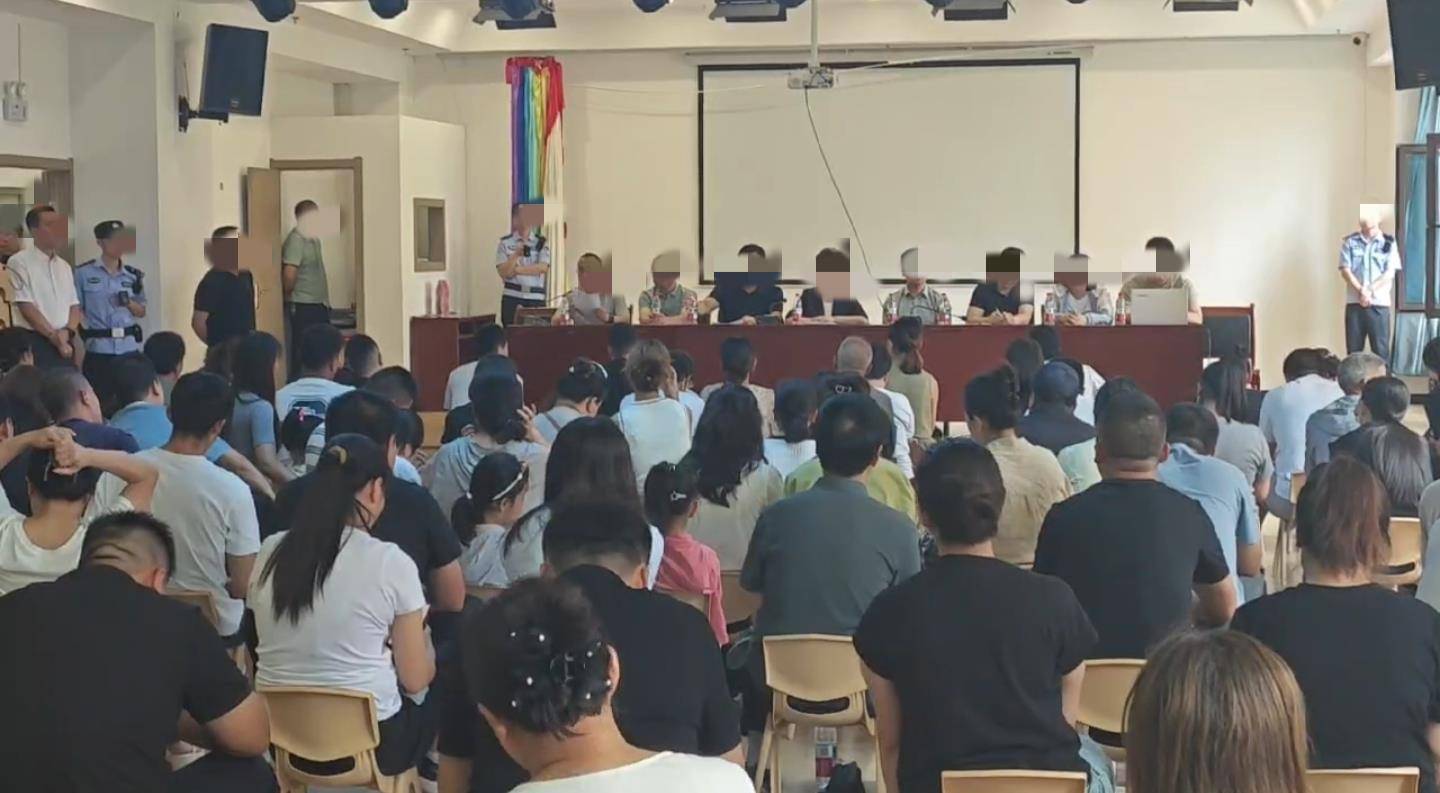 天水血铅异常幼儿确诊铅中毒，疑似“毒源”浮出水面：抽检的三色发糕和玉米肠卷添加剂超标