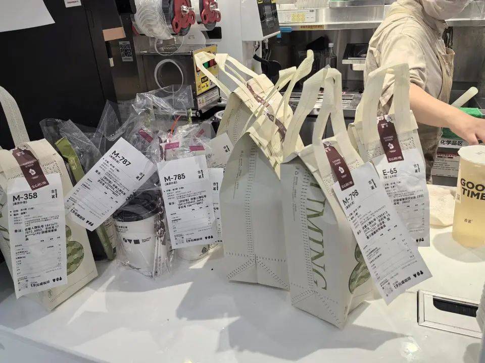 “根本做不完！”外卖大战白热化：店家赔钱也要卖，有骑手一天赚1700多元