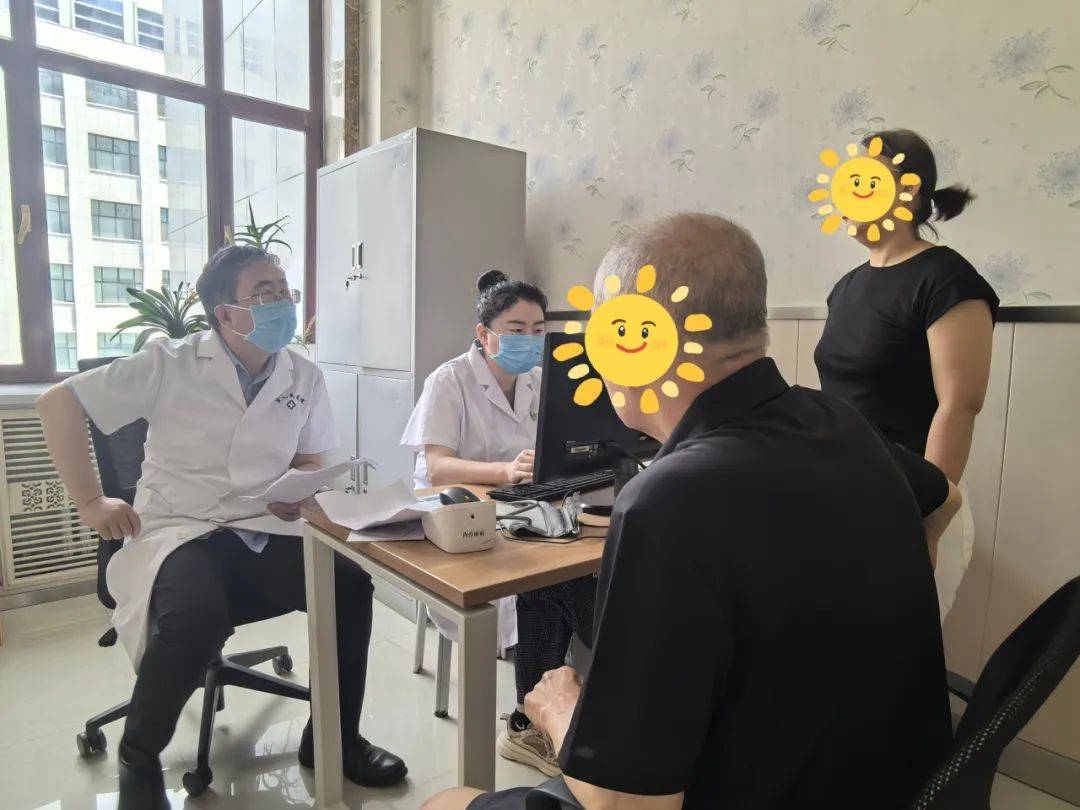 包含北京中医医院、协助就诊代挂专家号，减少患者等待就医的时间的词条