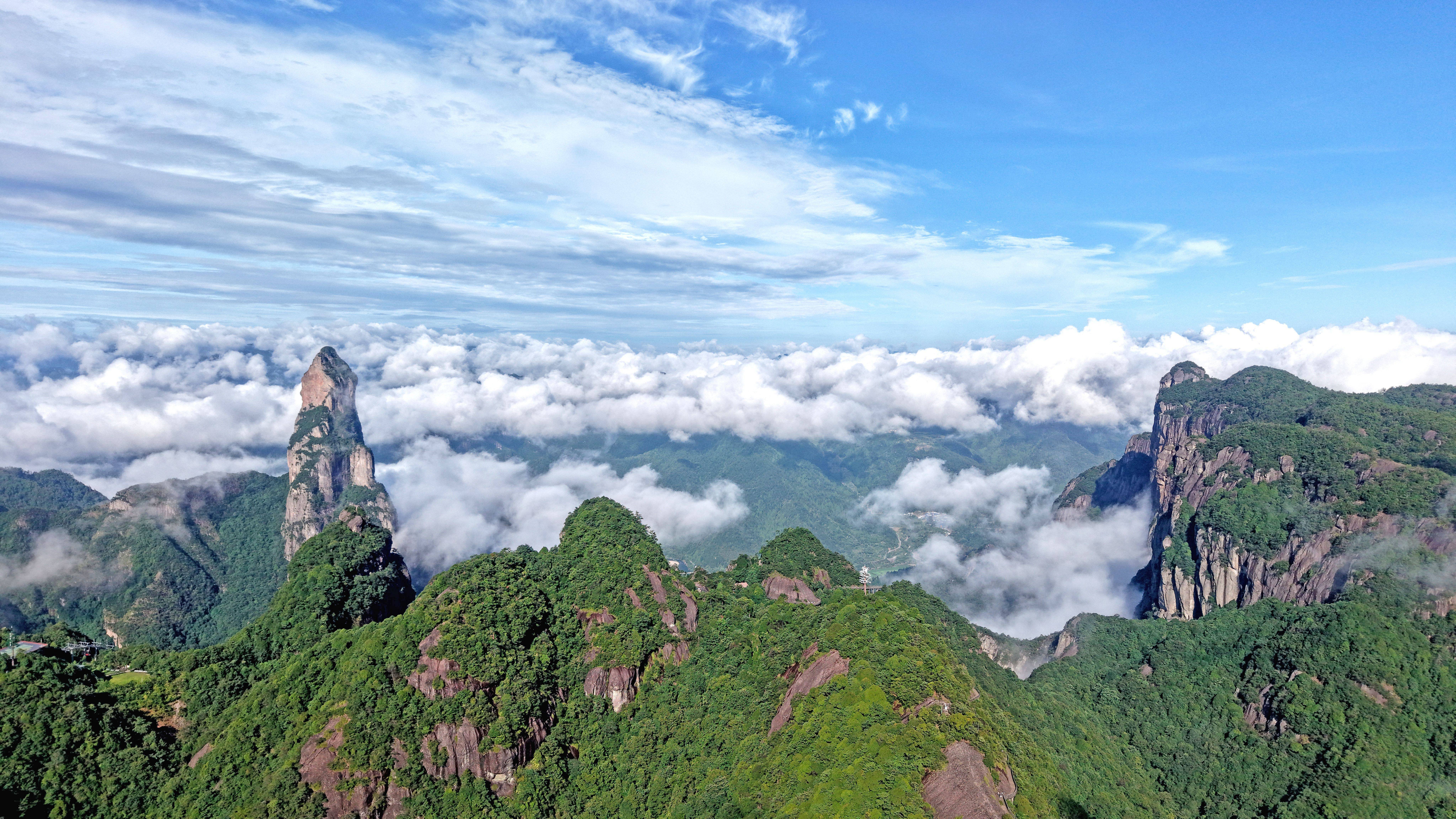 浙江仙居:神仙居云雾缭绕美如画