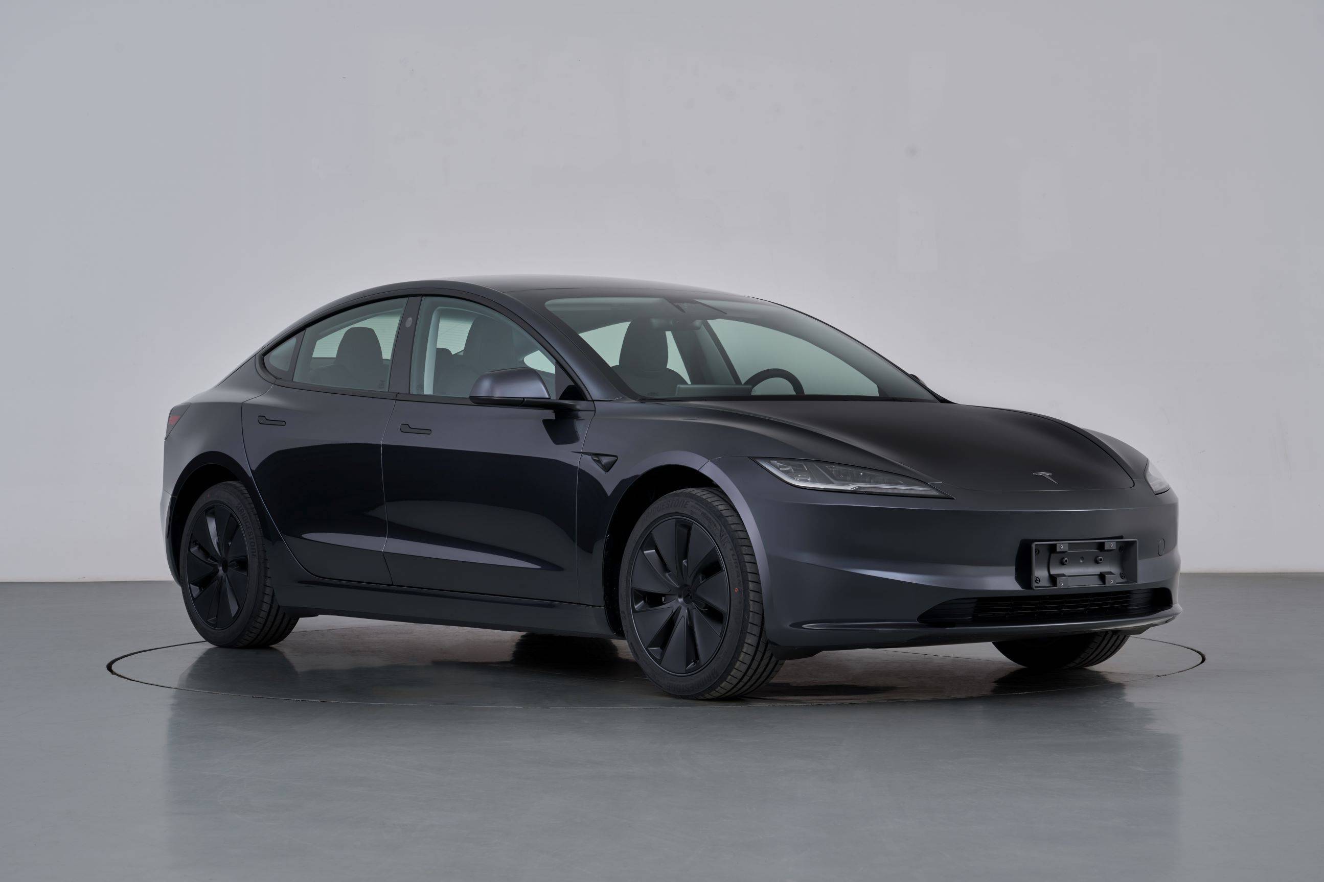 特斯拉model 3长续航后驱版升级:功率提升,电池换装lg三元锂