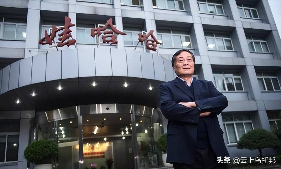 宗庆后杜建英香港旧照曝光，妩媚眼神早已暗示，宗馥莉13岁已懂事