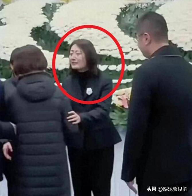 原来早有预兆！宗庆后葬礼：原配冷漠、宗馥莉悲痛，私生子也在场