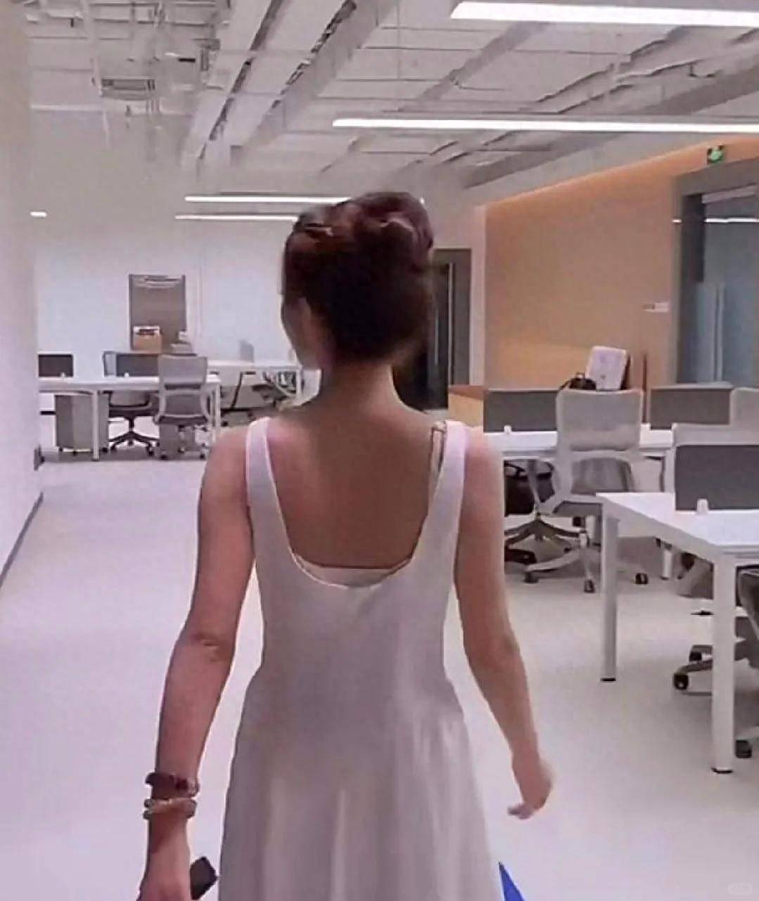 马筱梅新事业爆雷:多个带货品牌曝负面新闻 网友"学学董洁"(图1)