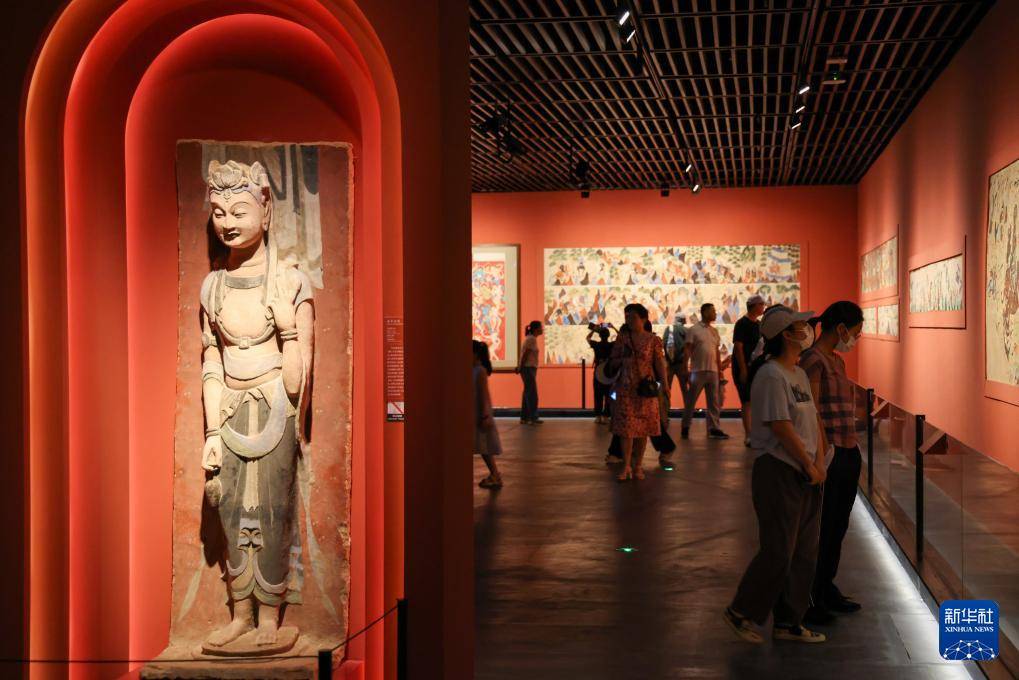 “大成敦煌——敦煌文化艺术大展”在深圳开展