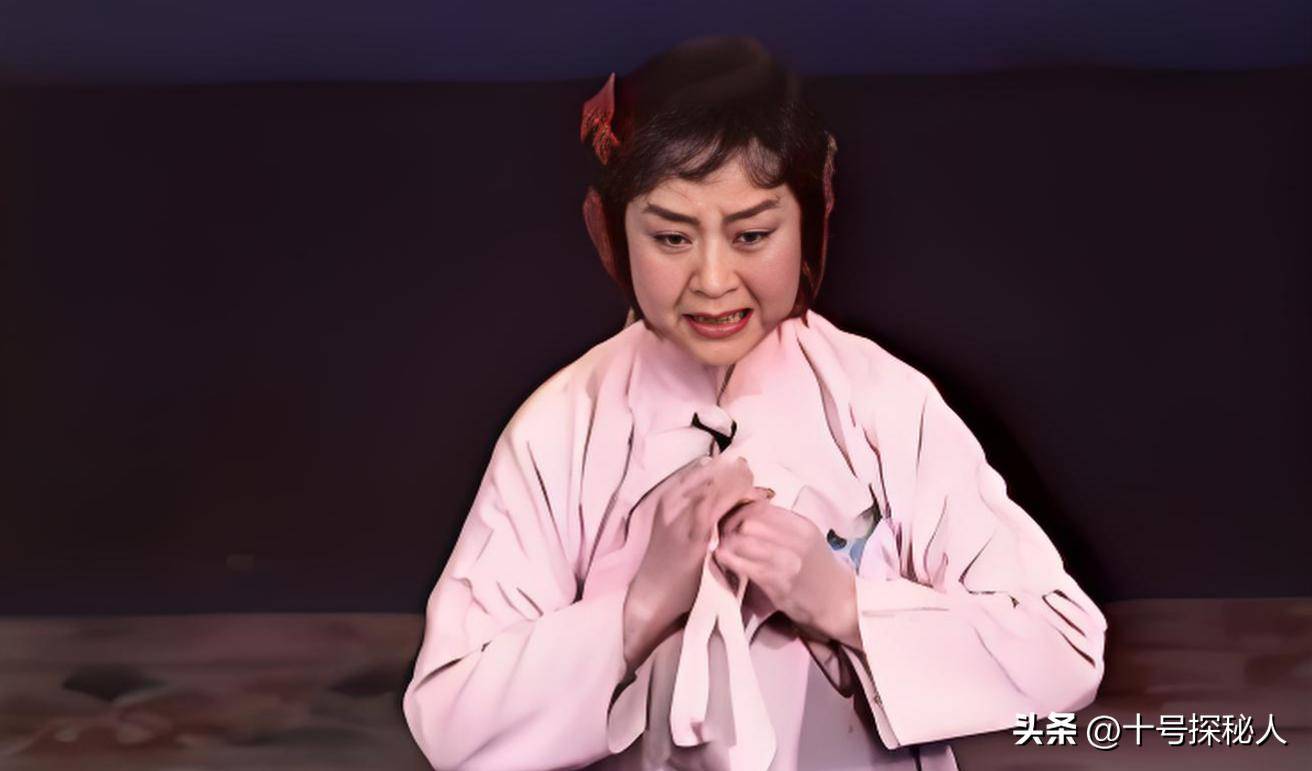 首先他们离得不远,父母可以随时照看,再一个姨妈韩少云是评剧大师