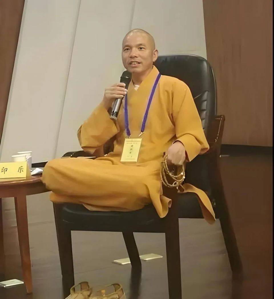 少林寺新住持：开挖机种麦子的方丈