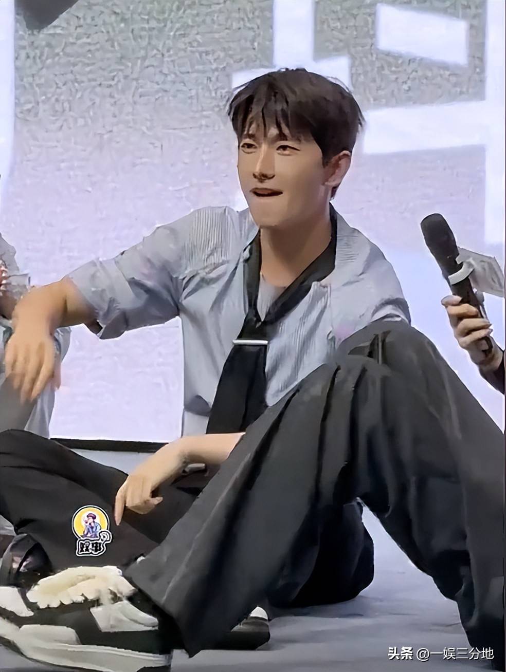 当50岁李乃文34岁杨洋同框我终于明白年龄在幽默面前不值一提