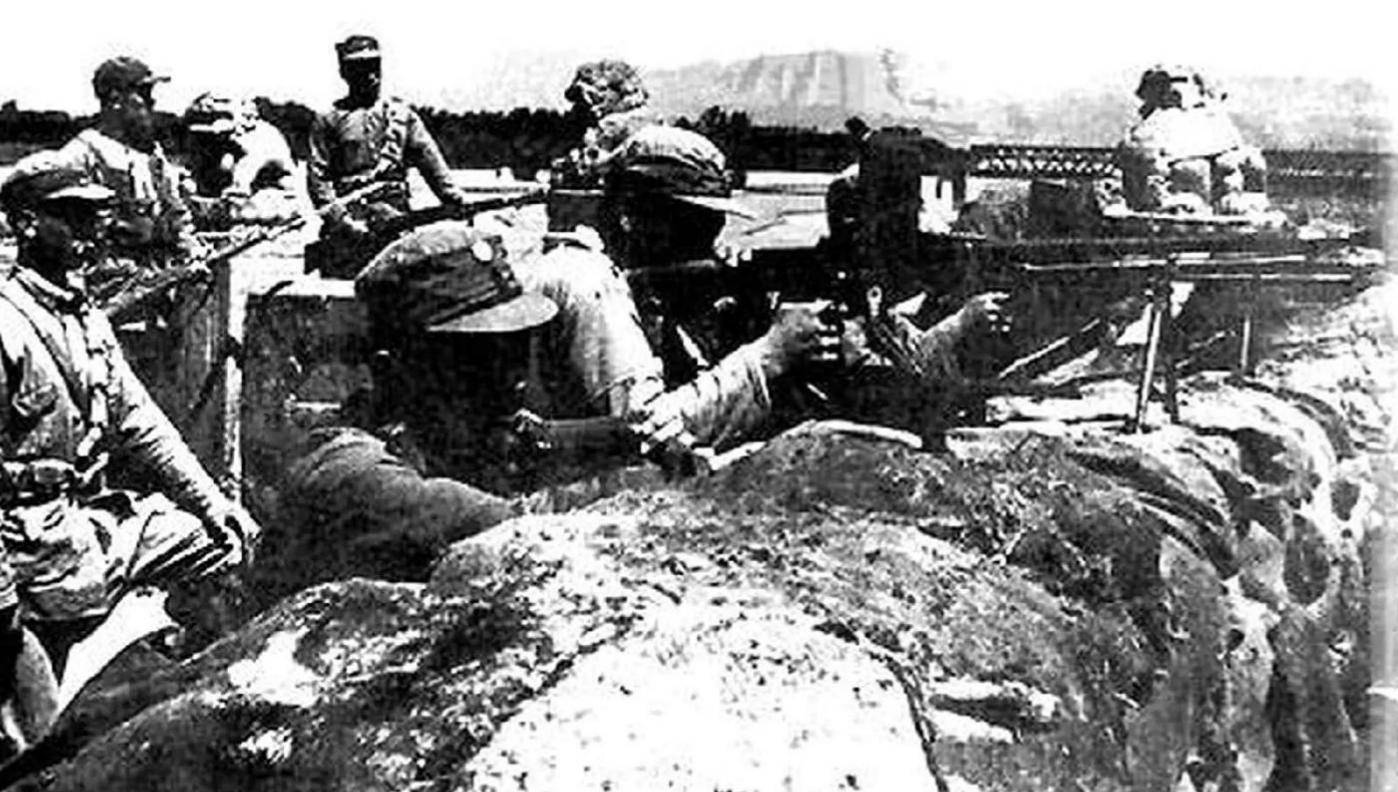 49年国民党中尉抵达解放区,送来四吨银元,首长询问:钱是你的?