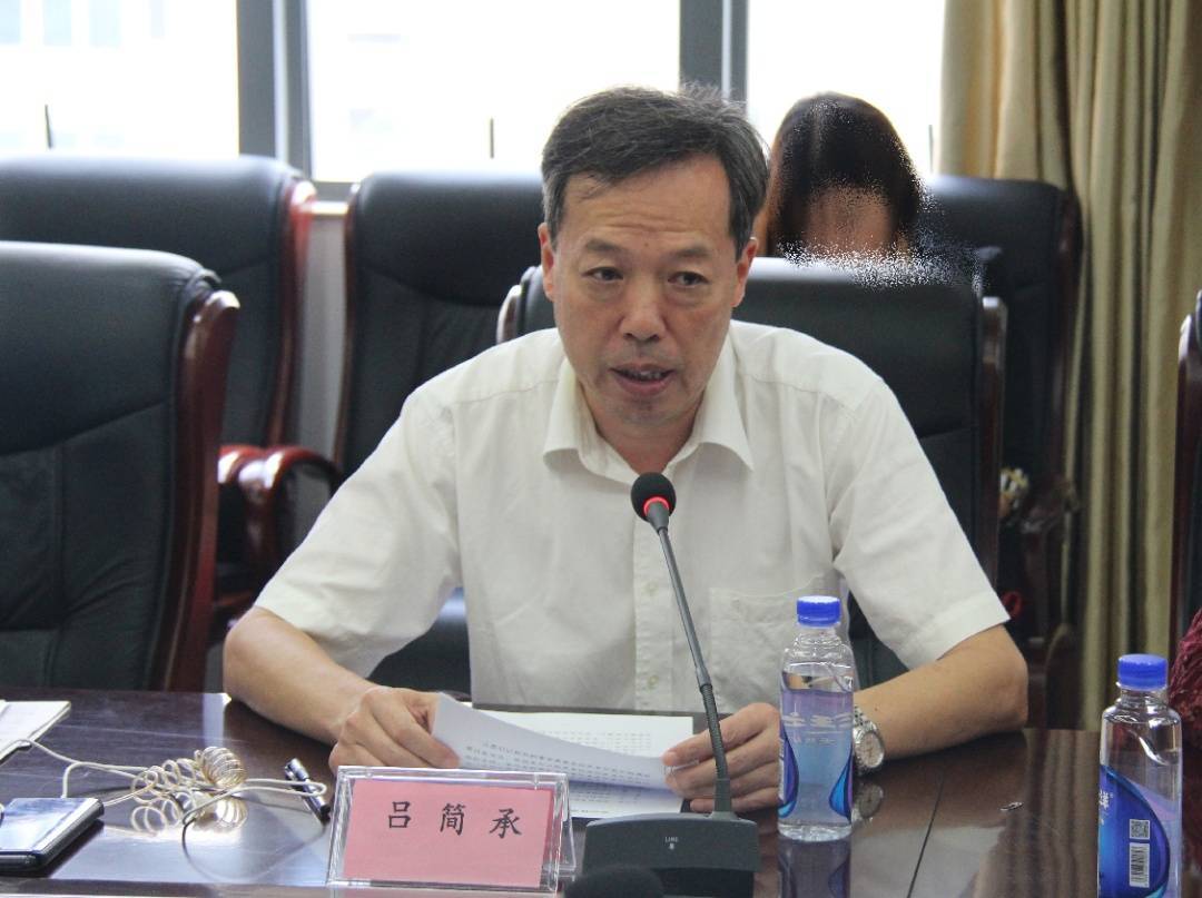 匿名诬告、对抗组织审查、非法收受巨额财物等，一医院原副院长被开除党籍