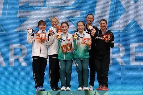 山西选手胡译乘张欣欣获世运会蹦床双人同步金牌