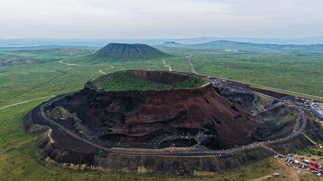 有人在内蒙古火山群挖掘“黄金和玛瑙”？官方回应