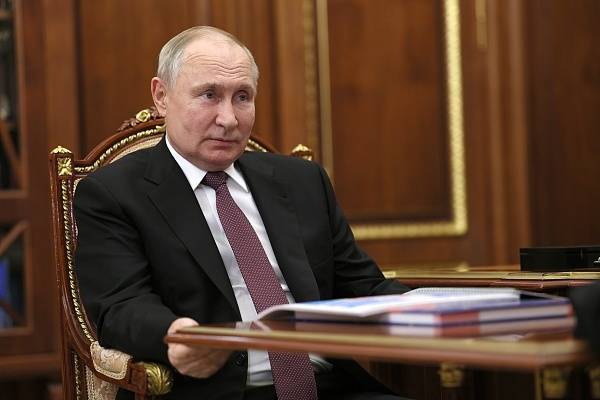 普京与金正恩通电话，讨论俄美元首会晤等议题 -华闻时空