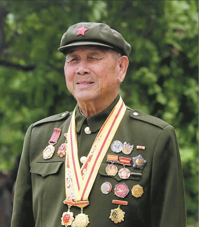 抗战老兵孟昭身深情讲述抗战故事——打出中国人的精气神_抗战老兵孟昭身深情讲述抗战故事——打出中国人的精气神_