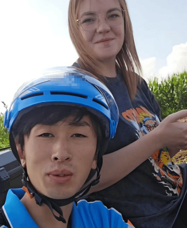 承认一见钟情！他们决定闪婚