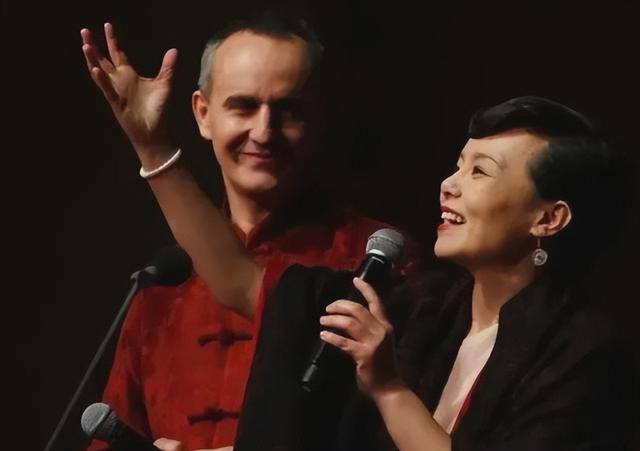 龚琳娜自曝离婚细节，质问老锣出轨，原来他爱上奥地利的离异女人