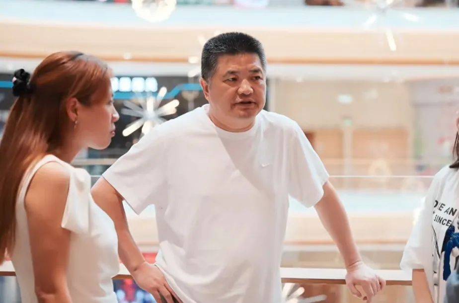 突发！“第二代豪宅教父”黄其森被留置，他15岁考入大学，31岁创业，身家曾达200亿元