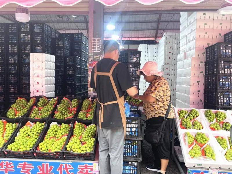 批发价低至2元/公斤！昆明这种水果大降价，最贵曾卖到150元/公斤
