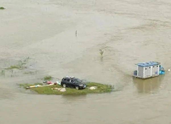 官方通报“暴雨涨水有车辆被困‘孤岛’”：车主系露营基地负责人，了解水情未报警，车辆已安全转移