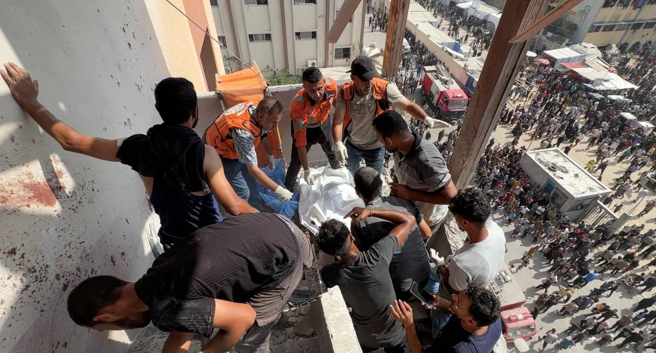 （外代一线）巴方消息称以军袭击加沙医院致至少15人死亡 包括4名记者