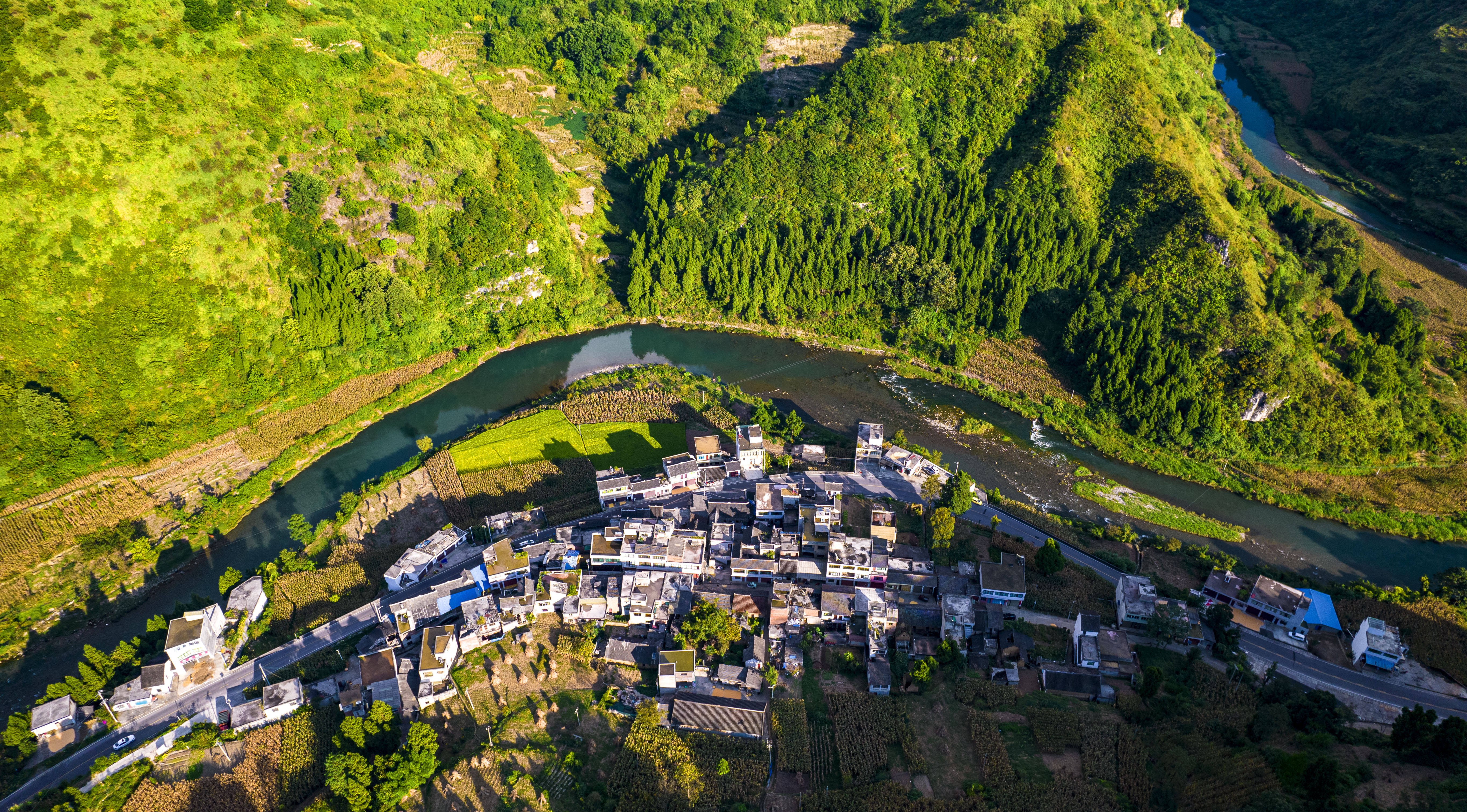 黔西：河畔乡村 美丽家园