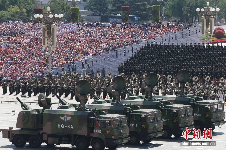 【中新画报】钢铁为笔 天空为卷 震撼回顾抗战胜利70周年阅兵