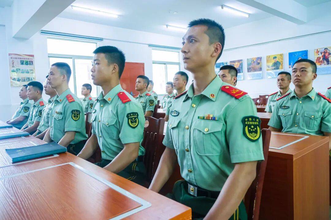 武警部队官兵收听收看纪念中国人民抗日战争暨世界反法西斯战争胜利80周年大会