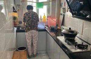 上海一婆婆的“老房子”火了，布置得满满当当，那叫一个精致！_安装了_网友_沙发