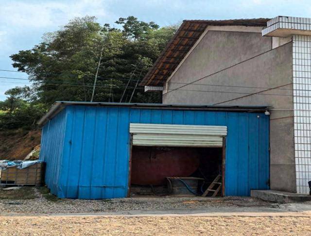 群众举报后，湖南怀化一“加油站”被查封