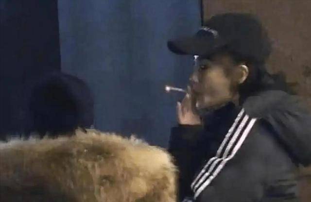 外表是仙女，私下里却是“老烟鬼”的7位女星，刘亦菲令人意外！
