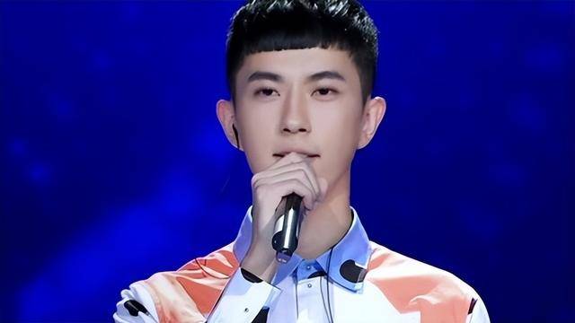 突发!37岁男演员于朦胧被曝在北京朋友家坠楼身亡,曾演杨幂哥哥