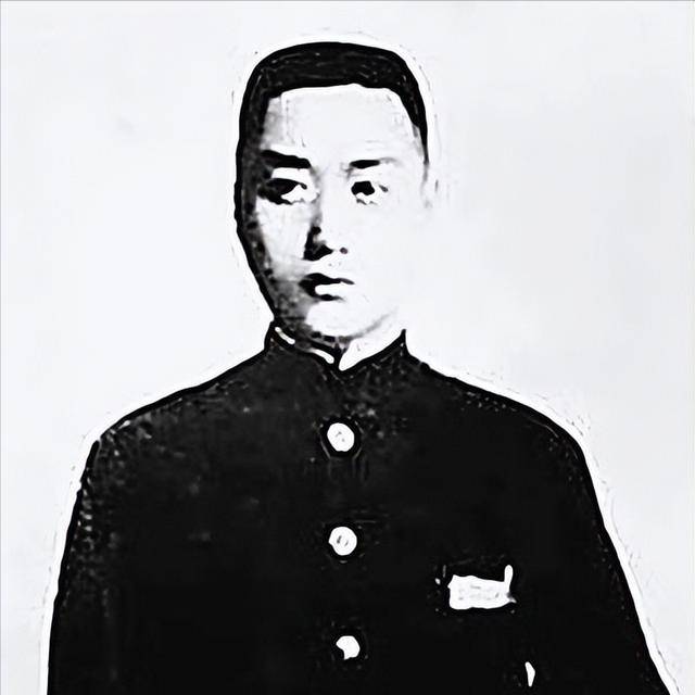 周逸群周逸群吓了一跳,竖起耳朵一听,立刻听出是陈赓的声音,两人相视